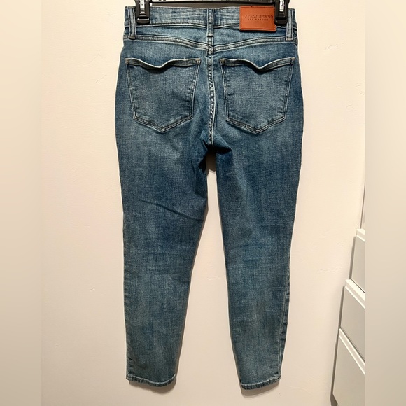 Women’s Lucky Brand Jeans - Picture 3 of 3